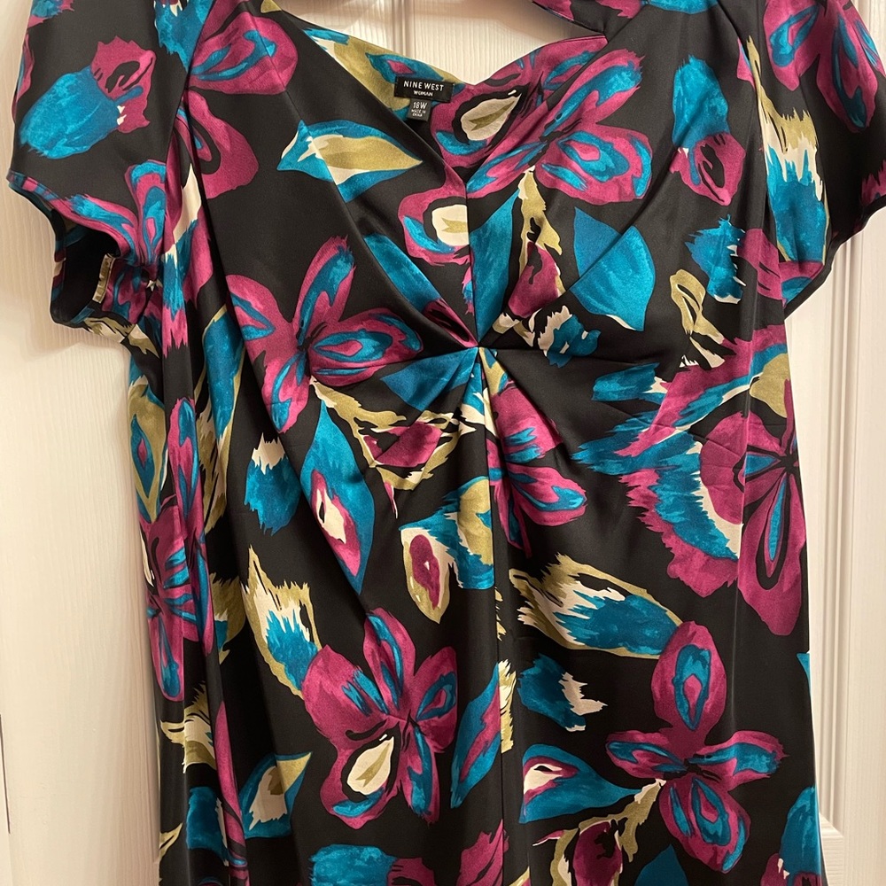 NINE WEST Woman Silk Blouse. Size 18W